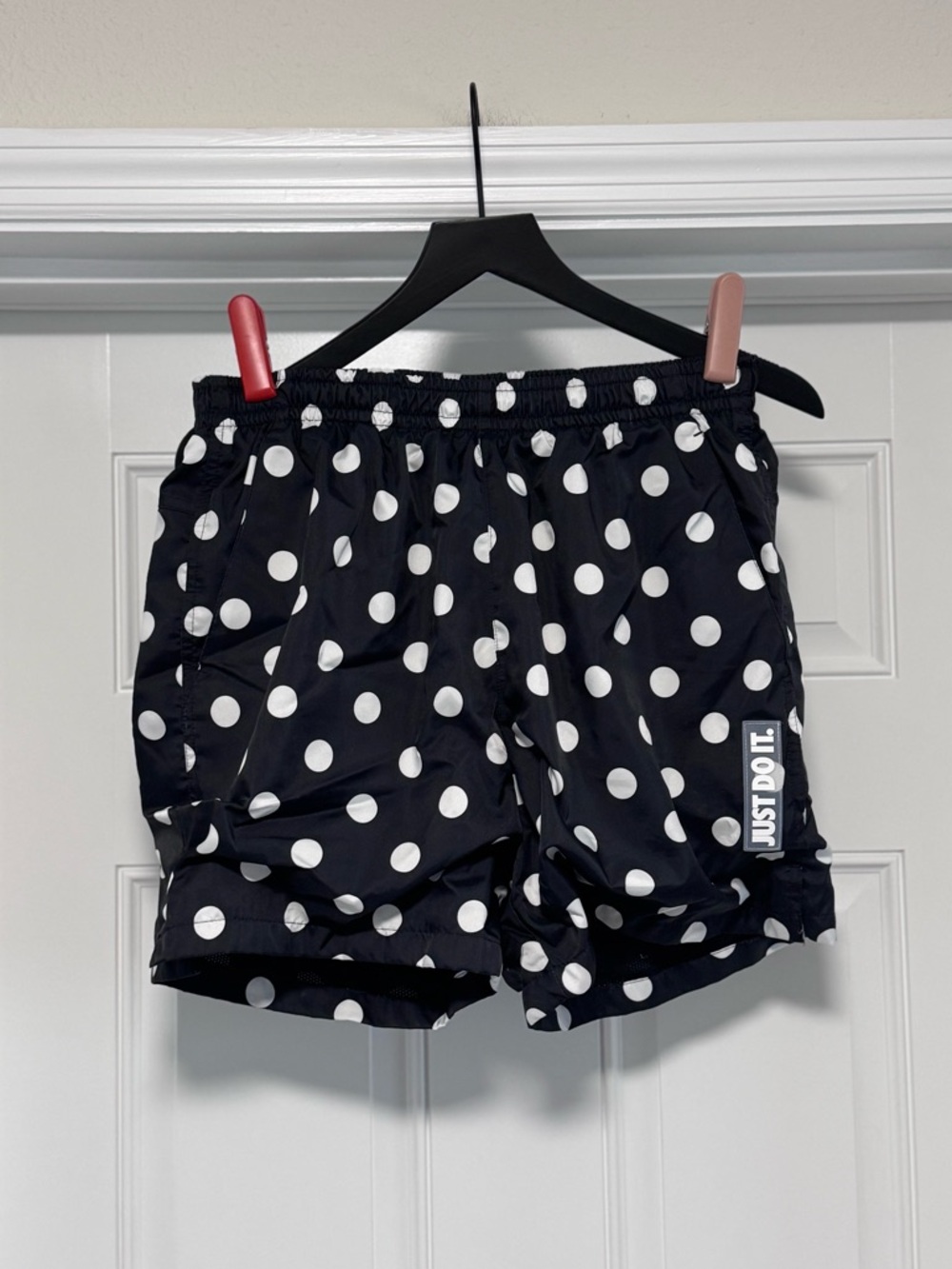 NIKE Men’s Black Polka Dot Athletic Shorts Size Medium EUC